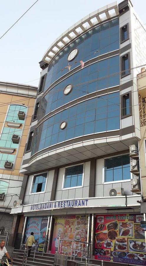 Hotel Madani Bikaner Bagian luar foto